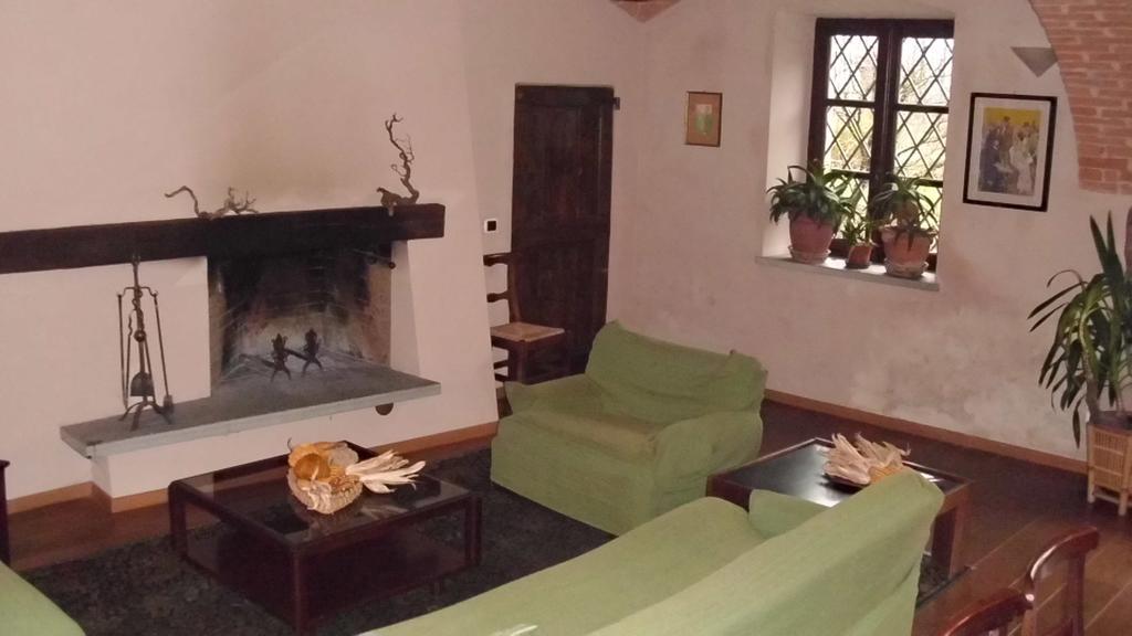 Locanda Del Molino Vecchio Magliano Alfieri Ruang foto