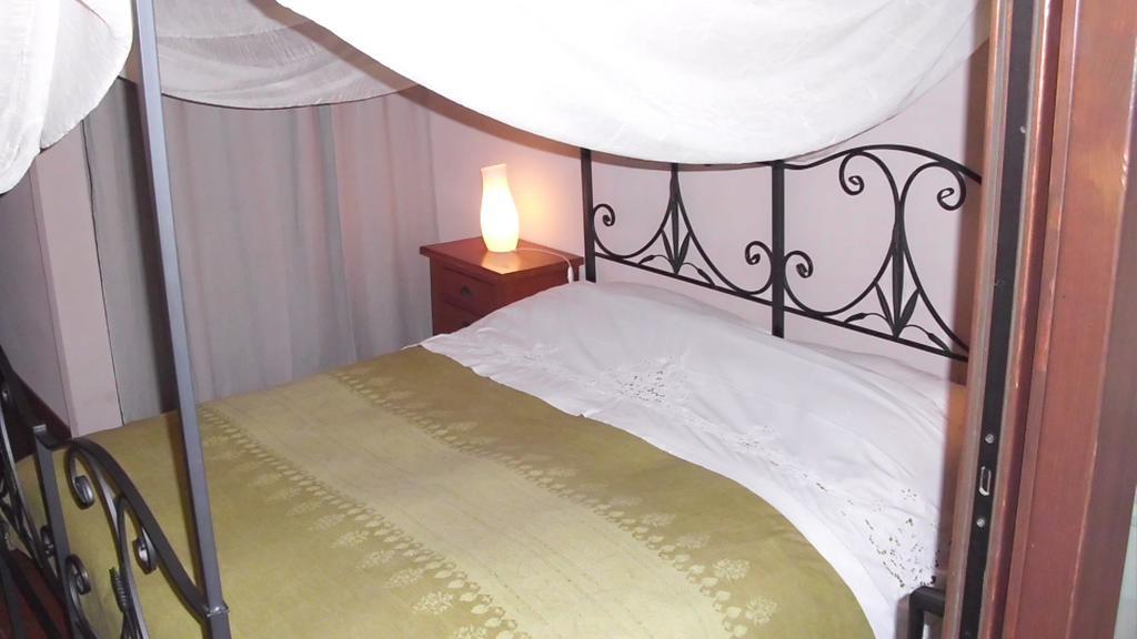 Locanda Del Molino Vecchio Magliano Alfieri Ruang foto