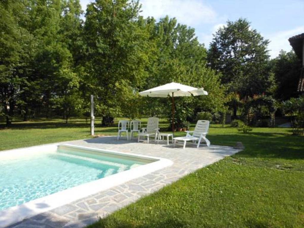 Locanda Del Molino Vecchio Magliano Alfieri Ruang foto