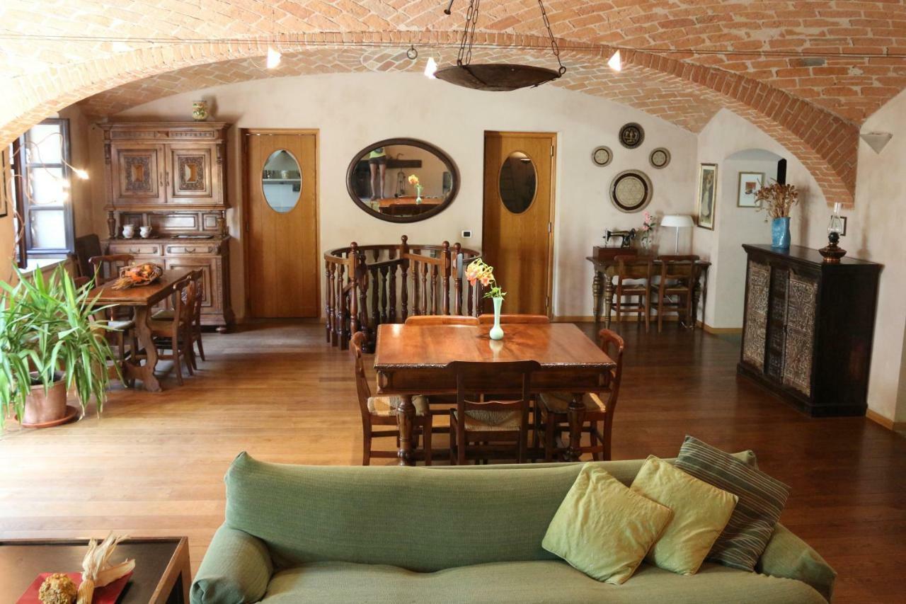 Locanda Del Molino Vecchio Magliano Alfieri Bagian luar foto