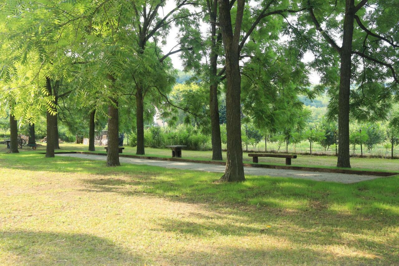 Locanda Del Molino Vecchio Magliano Alfieri Bagian luar foto